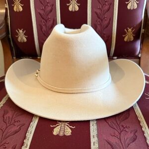 Serratelli 20x Beaver fur felt cowboy hat- gold buckle and silver details 7 3/8